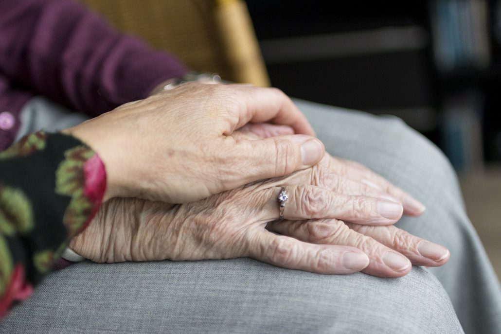 Kwetsbare ouderen thuis: vernieuwing in zorgtoezicht gevraagd